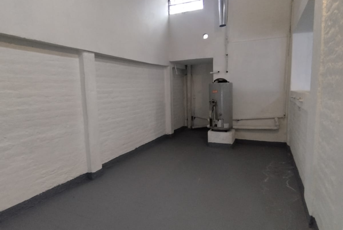 LOCAL EN VENTA CALLE PEDRO VARGAS Y DORREGO