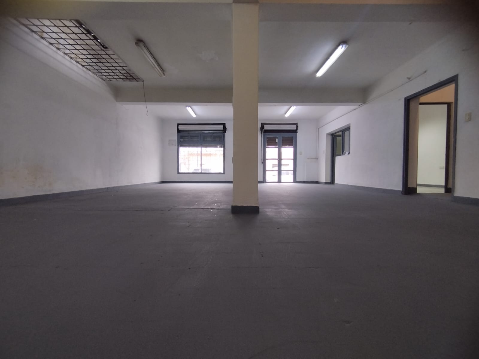 LOCAL EN VENTA CALLE PEDRO VARGAS Y DORREGO