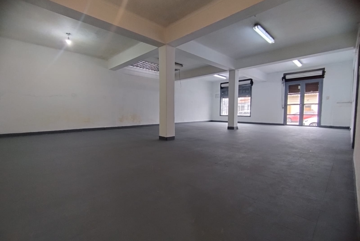 LOCAL EN VENTA CALLE PEDRO VARGAS Y DORREGO