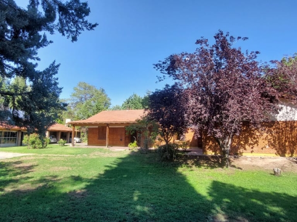 Casa en Venta – Chacras de Coria – Apta Crédito Hipotecario
