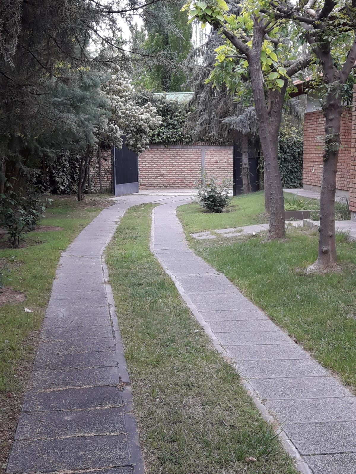 Casa en Venta – Chacras de Coria – Apta Crédito Hipotecario