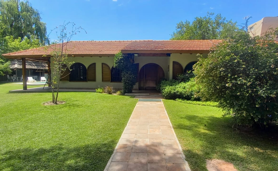 Casa en Venta – Chacras de Coria – Tu Casa Soñada!