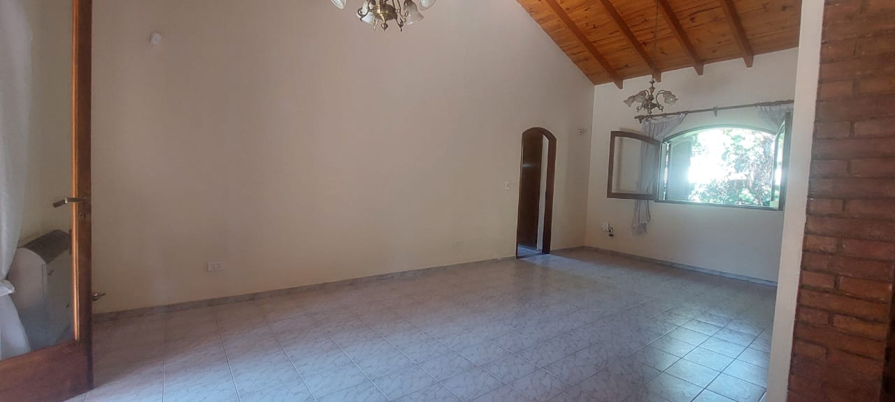Casa en Venta – Chacras de Coria – Apta Crédito Hipotecario
