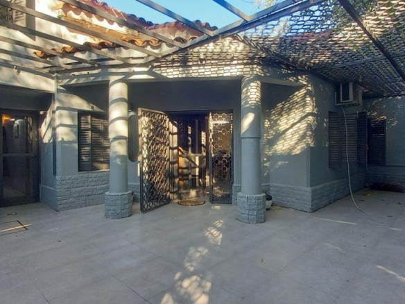 Distinguida Casa en Alquiler, Sexta Sección, Capital Mendoza