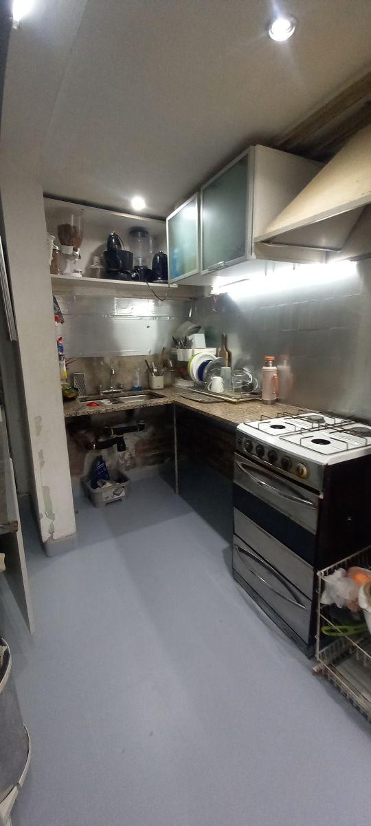 n Casa a Reciclar en Venta, Calle Damian Hudson, Ciudad, Mendoza